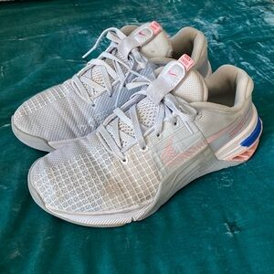 Nike Metcon 8 women’s size 6.5 grey, pink and blue